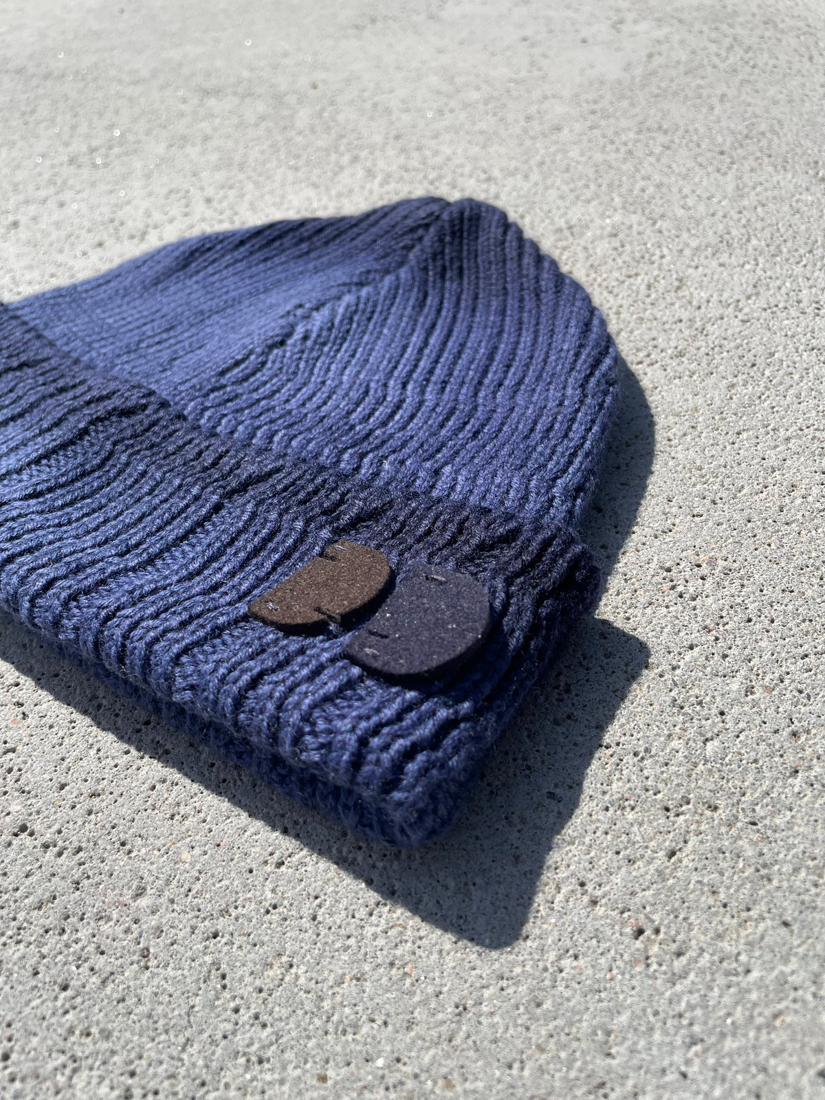 Asymmetrical ribbed beanie - Deep Dye Navy
