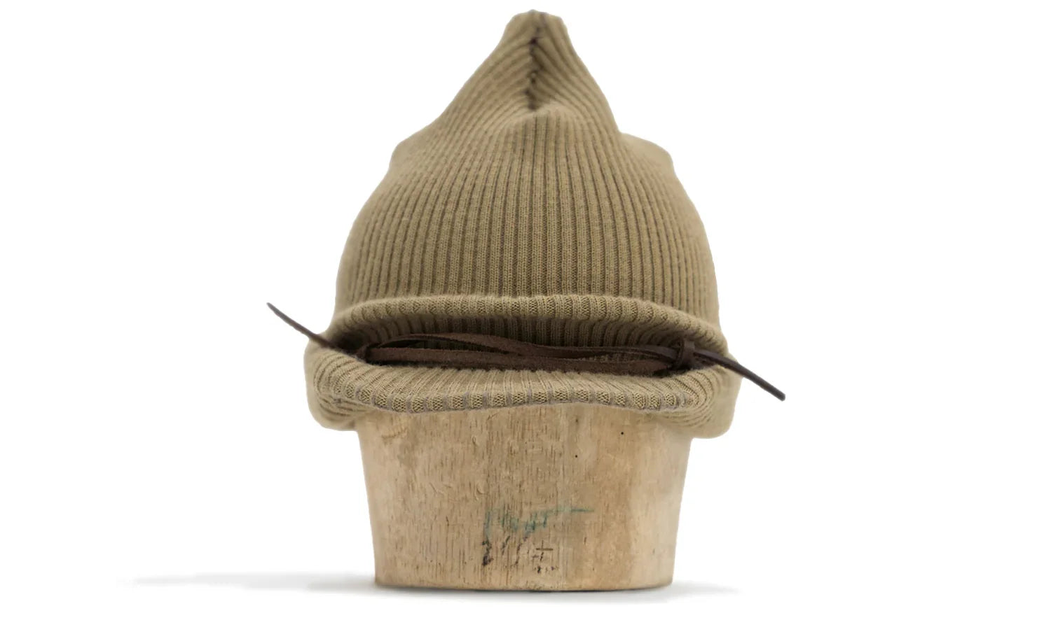 Bonnet à Visière Côtelé Bone - DNHN | Fait Main Montréal